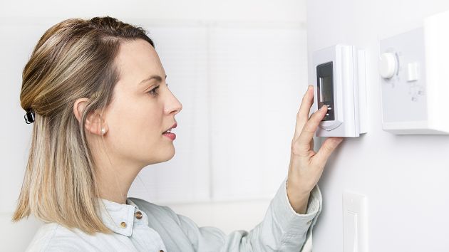 Should I Set My Thermostat Fan To On Or Auto?